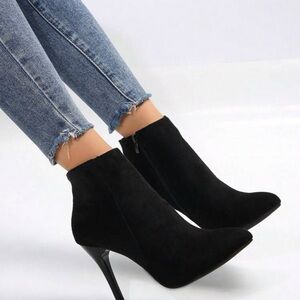 Elegant Black Ankle Boots